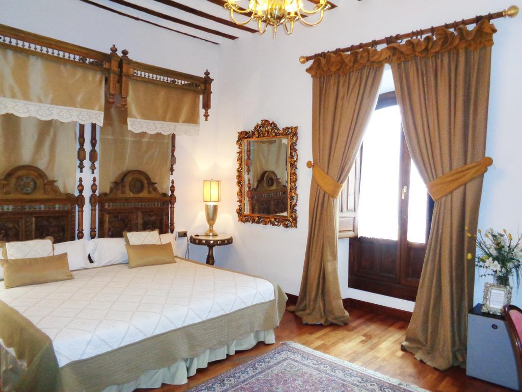 Hotel Boutique Nueve Leyendas อูเบดา ภายนอก รูปภาพ